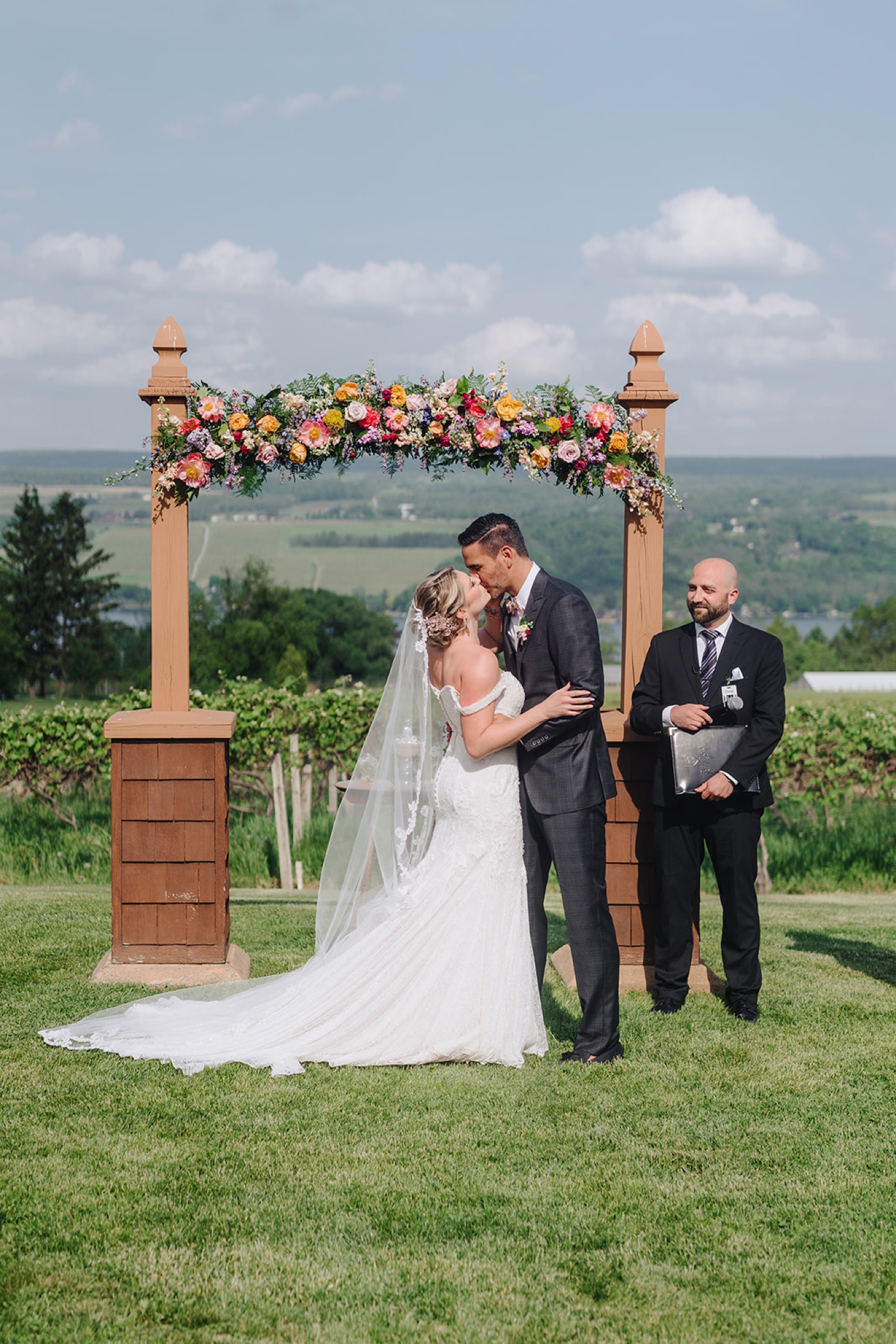 Outdoor wedding ceremony at Glenora Winery